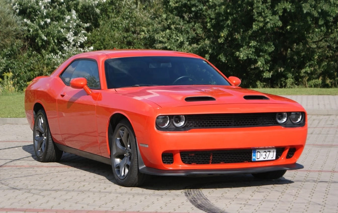 dolnośląskie Dodge Challenger cena 81900 przebieg: 211000, rok produkcji 2017 z Legnica